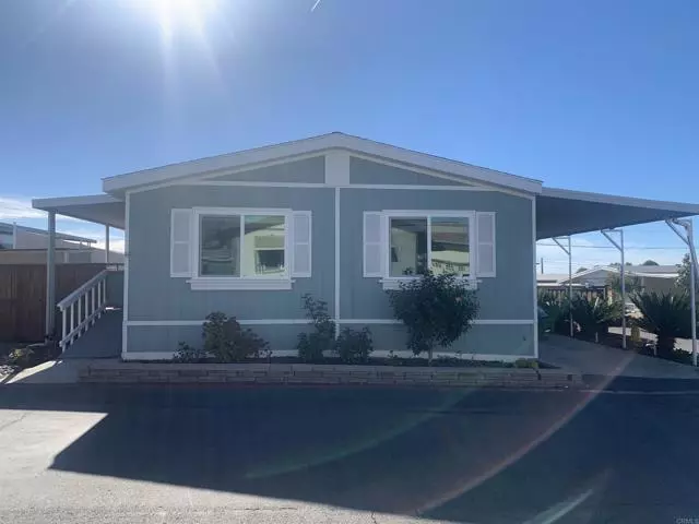 Vista, CA 92083,1333 Olive #5