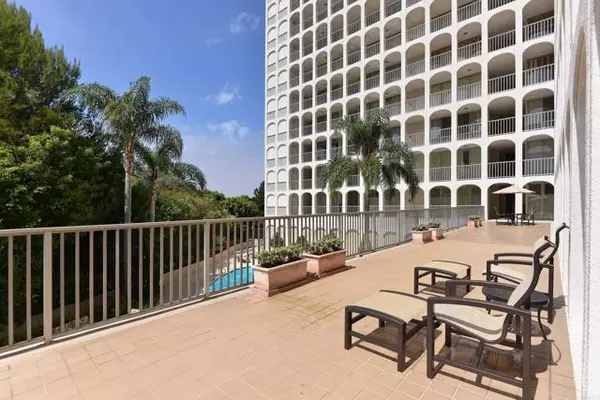 La Jolla, CA 92037,1001 Genter St #6A