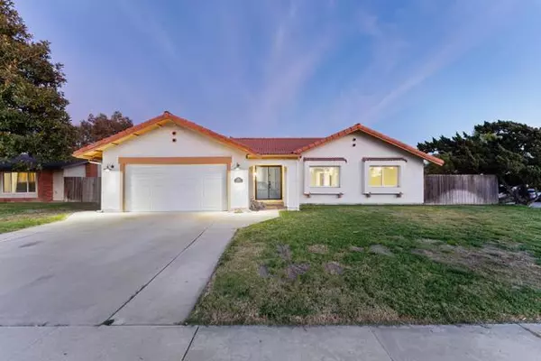 Vista, CA 92083,1757 Henderson Court