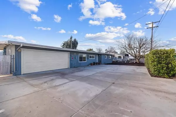 Ramona, CA 92065,2446 Kelly Avenue