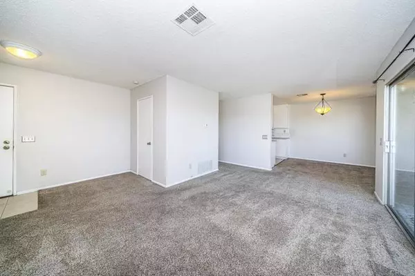 Oceanside, CA 92057,4248 Fiesta Way #8