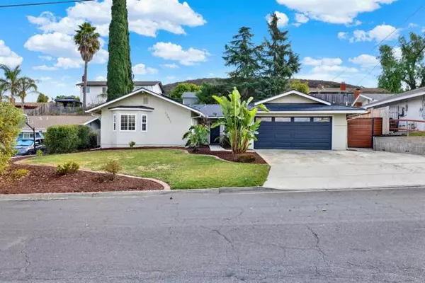 Poway, CA 92064,12611 Mustang Drive