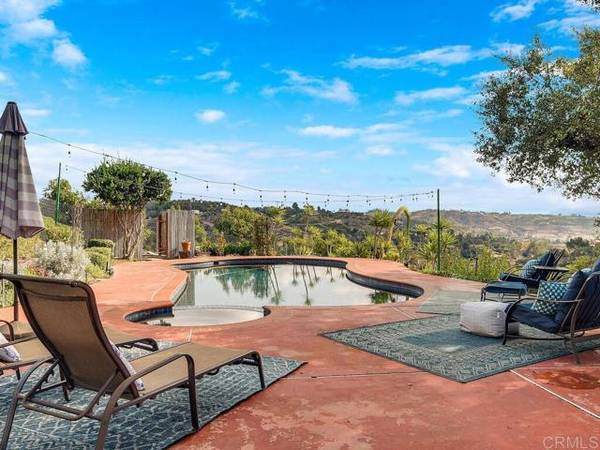 2820 Via Del Robles, Fallbrook, CA 92028