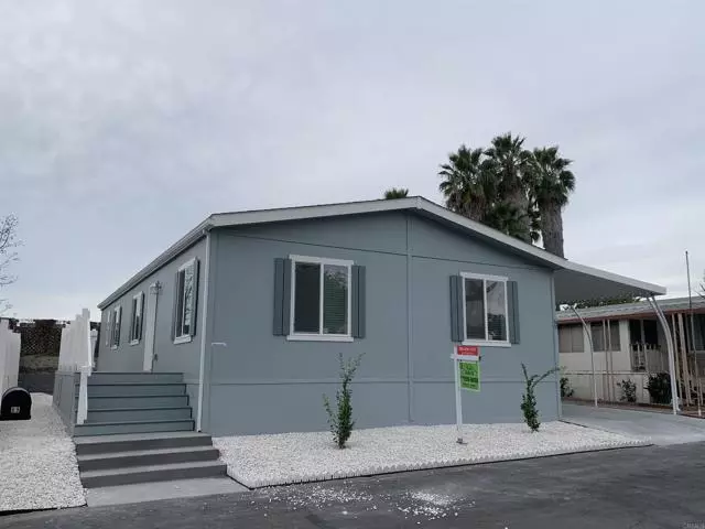 Vista, CA 92083,1333 Olive #69