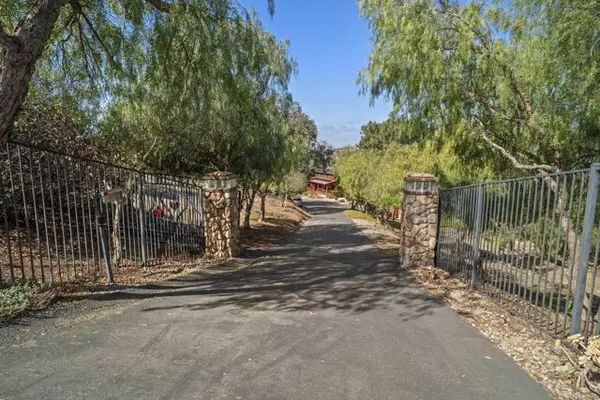 12052 Sky View Drive, Valley Center, CA 92082