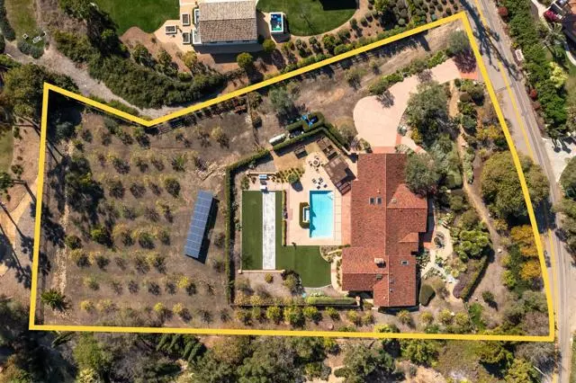 5807 Lago Lindo, Rancho Santa Fe, CA 92067