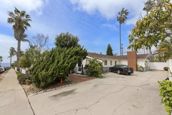 La Jolla, CA 92037,342 Bonair St. #342-344