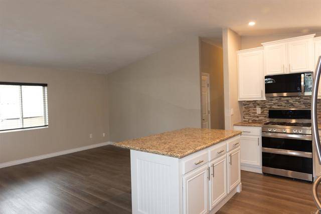 Fallbrook, CA 92028,1638 Calavo #10