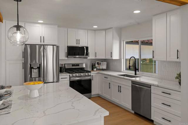San Diego, CA 92129,9142 Ellingham Street
