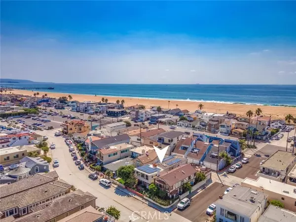 Newport Beach, CA 92661,823 W Bay Avenue