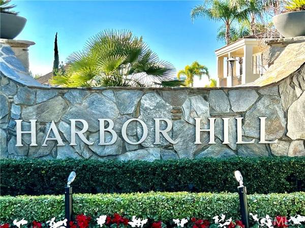 12 Windsor, Newport Beach, CA 92660