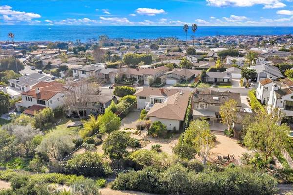 564 Seaward Road, Corona Del Mar, CA 92625