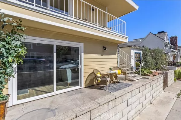 310 Onyx Avenue #A & B, Newport Beach, CA 92662