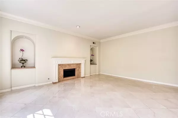 Newport Beach, CA 92660,32 Hillsdale Drive #20