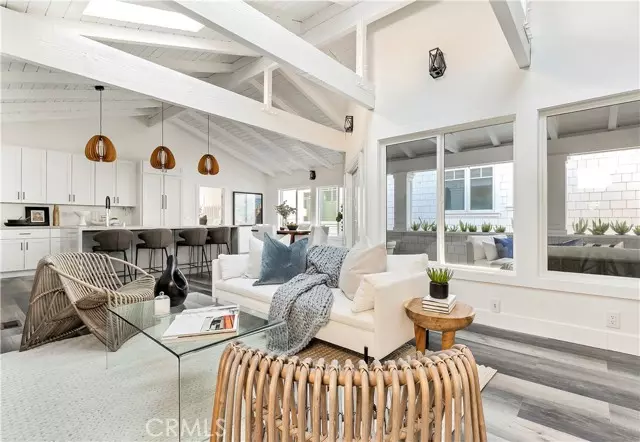 702 Acacia Avenue, Corona Del Mar, CA 92625