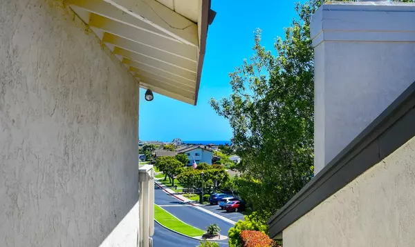 Corona Del Mar, CA 92625,30 Mainsail Drive