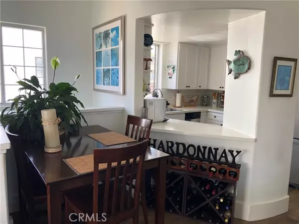 Corona Del Mar, CA 92625,616 Begonia