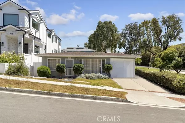 Corona Del Mar, CA 92625,400 Heliotrope Avenue