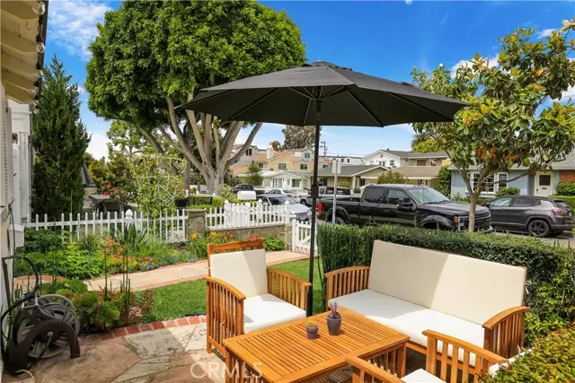 Corona Del Mar, CA 92625,518 Poinsettia Avenue