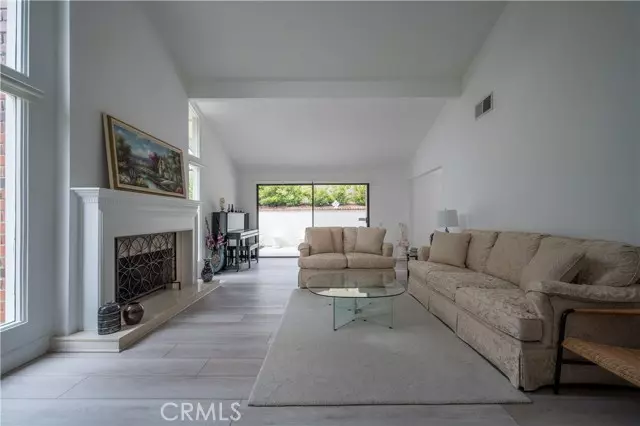 Corona Del Mar, CA 92625,4 Maritime Drive