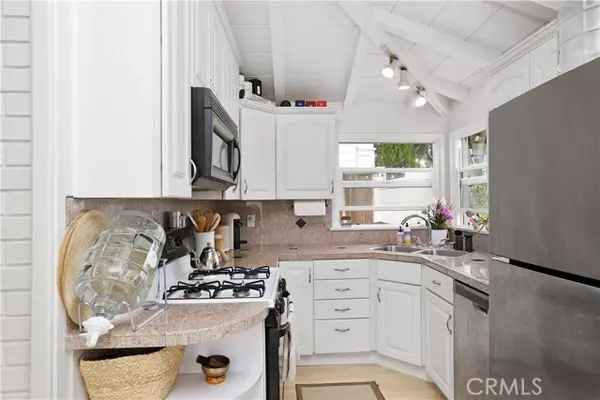 Corona Del Mar, CA 92625,518 Poinsettia Avenue