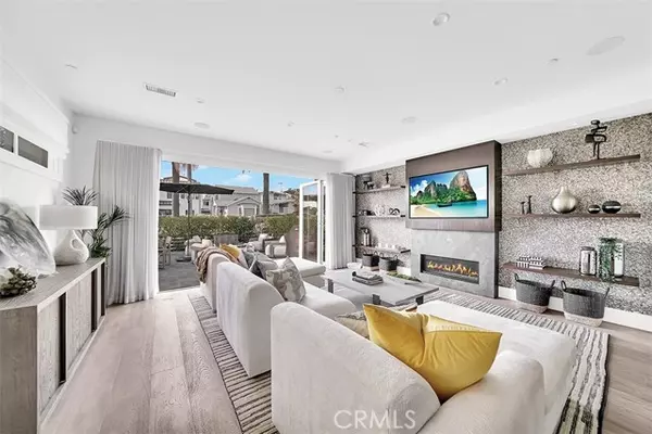 Corona Del Mar, CA 92625,712 Marguerite Avenue