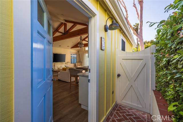 385 Mermaid Street, Laguna Beach, CA 92651