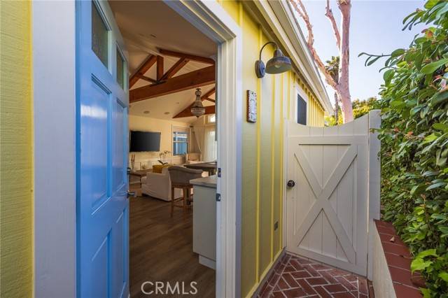 385 Mermaid Street, Laguna Beach, CA 92651