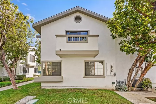 2527 California Avenue, Signal Hill, CA 90755