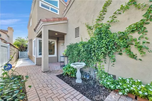 Laguna Niguel, CA 92677,8 Stream Street