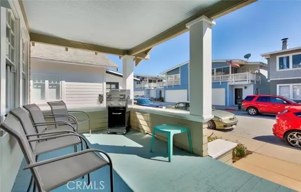 Newport Beach, CA 92661,422 E Bay Avenue