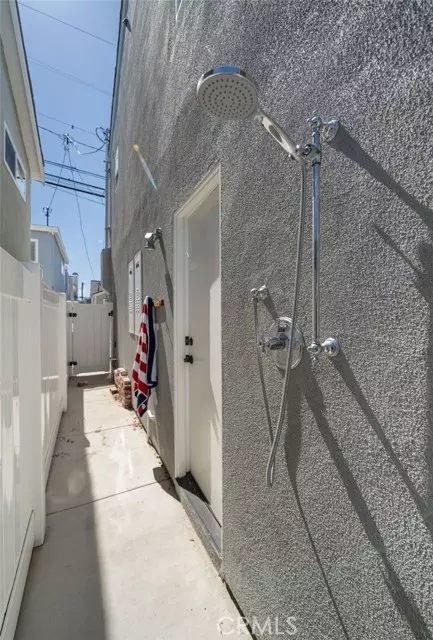 Newport Beach, CA 92662,216 Agate Avenue #1/2