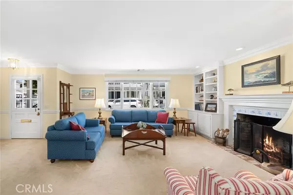 Newport Beach, CA 92662,313 Apolena Avenue