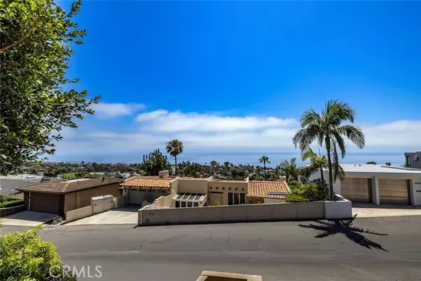 Laguna Beach, CA 92651,1040 Skyline