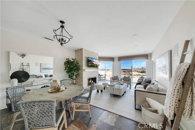 Newport Beach, CA 92661,1319 E Balboa Blvd Boulevard #C