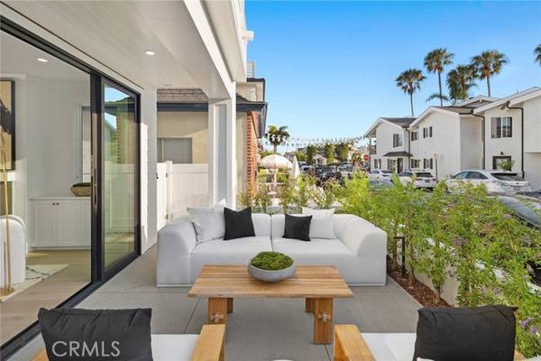 208 Collins, Newport Beach, CA 92662