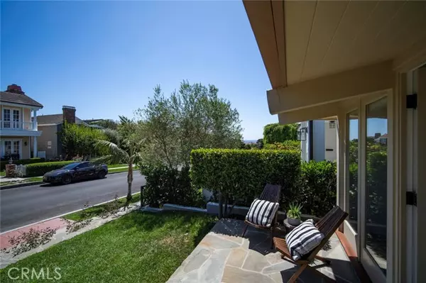 Corona Del Mar, CA 92625,237 Heliotrope Avenue