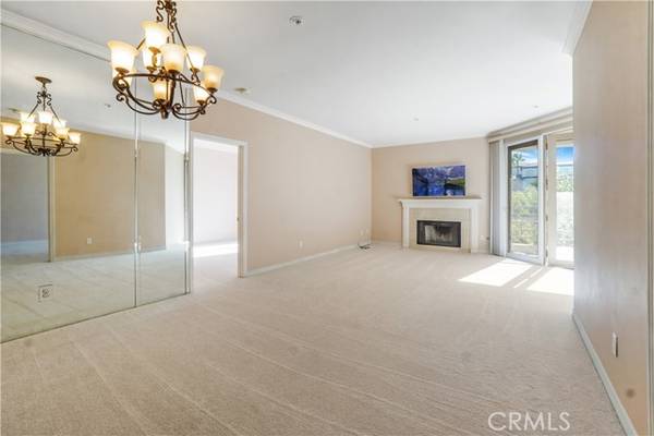 2233 Martin #302, Irvine, CA 92612