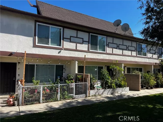 1002 Mission Drive, Costa Mesa, CA 92626