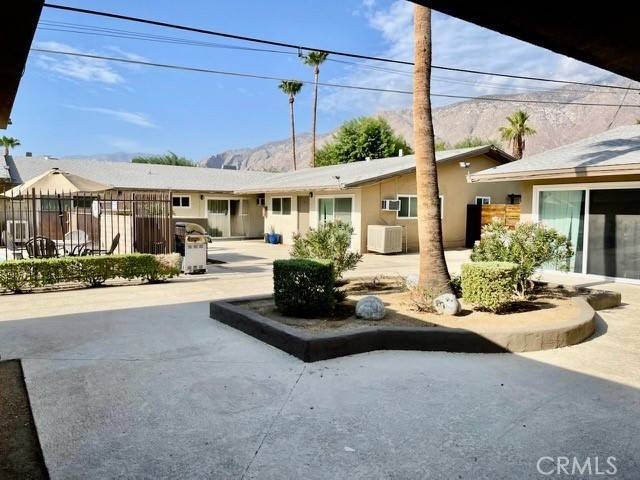 686 E Cottonwood Road, Palm Springs, CA 92262