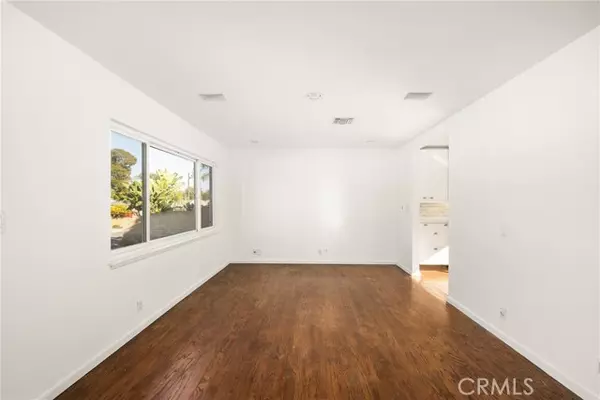 Costa Mesa, CA 92627,939 Oak Street