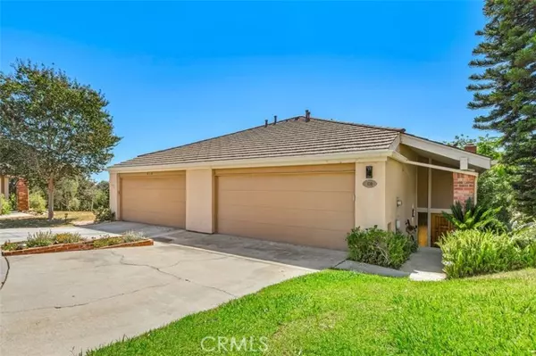 820 W Glenwood Terrace, Fullerton, CA 92832