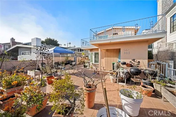 Corona Del Mar, CA 92625,309 Heliotrope Avenue