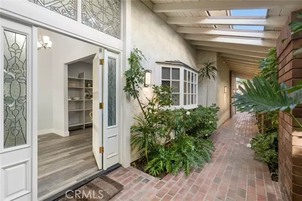 Corona Del Mar, CA 92625,10 White Water Drive