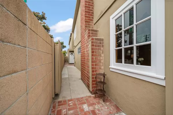 Newport Beach, CA 92663,205 40th Street