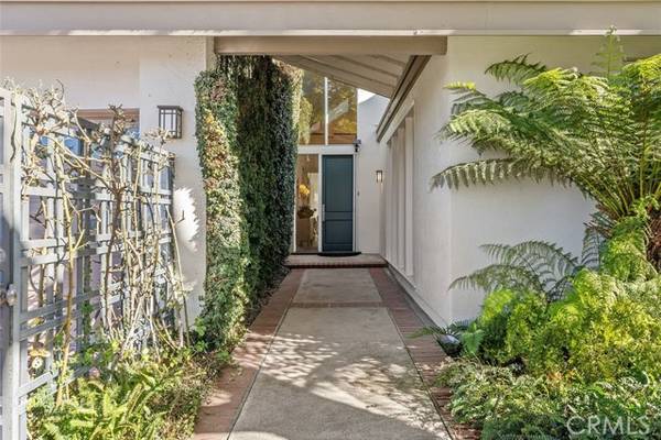 6 Rue Marseille, Newport Beach, CA 92660