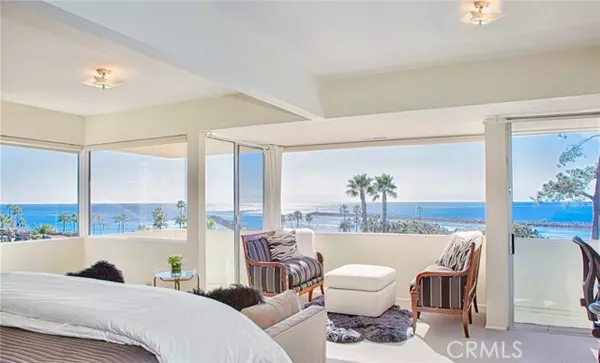 Corona Del Mar, CA 92625,2824 Ocean Boulevard