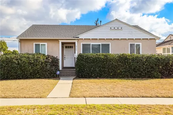 3762 Senasac Avenue, Long Beach, CA 90808