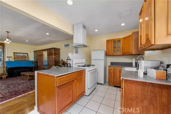 Costa Mesa, CA 92627,218 Lillian Place