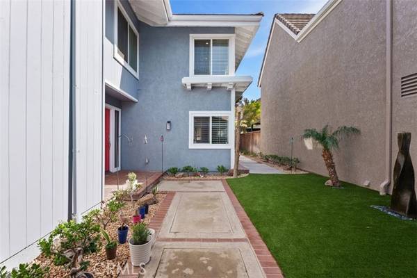 1154 Kingston Street, Costa Mesa, CA 92626